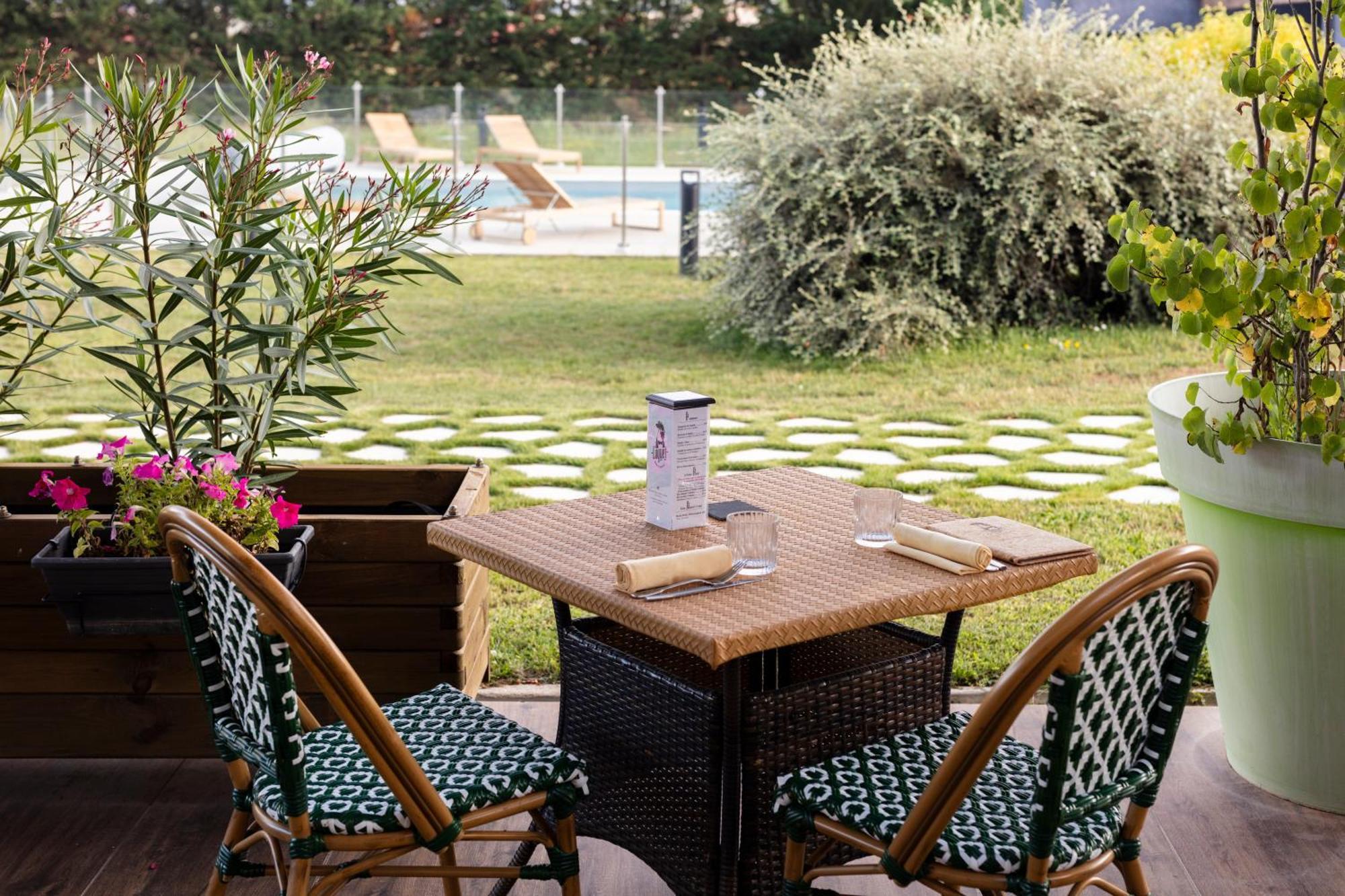 Artemis Hotel & Spa Bistro Coquet ブリウド エクステリア 写真